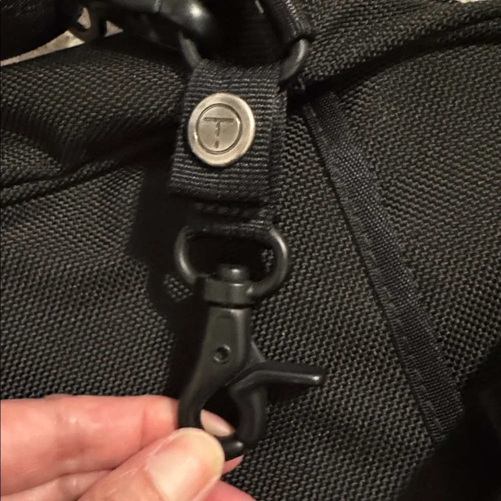 Tumi T-Tech Essential Gear Messenger Bag Shoulder Strap Trolley Sleeve Black